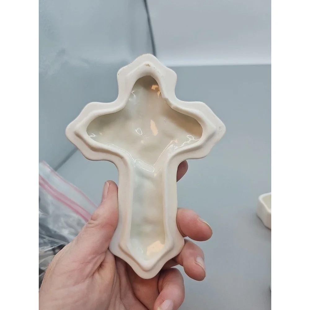 Porcelain Cross Shaped Box 5.5